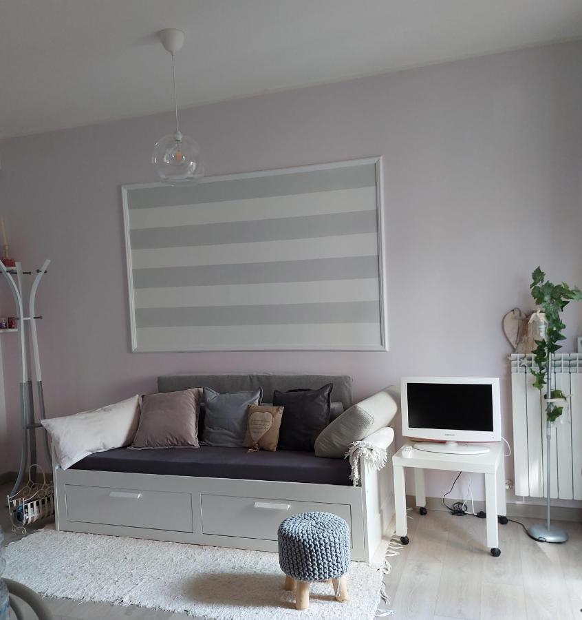 La Pineta - Delightful Small Apartment Near The City Center LʼAquila Exteriör bild