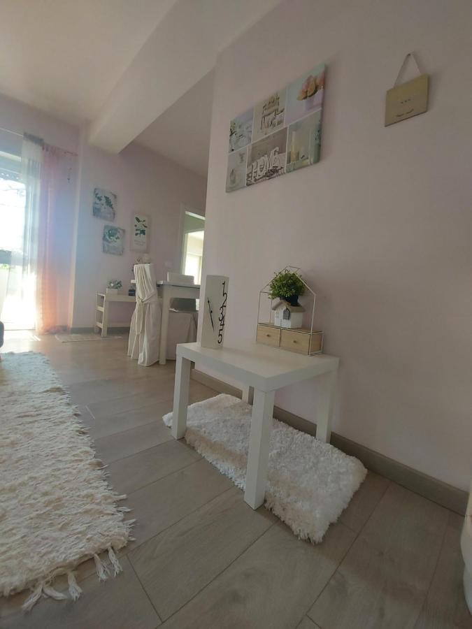 La Pineta - Delightful Small Apartment Near The City Center LʼAquila Exteriör bild