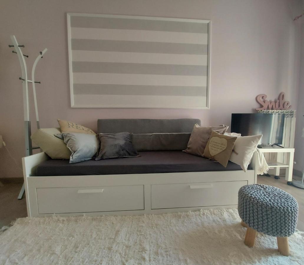 La Pineta - Delightful Small Apartment Near The City Center LʼAquila Exteriör bild